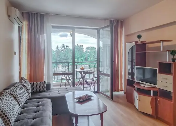 Апартаменты Chateau Del Mar