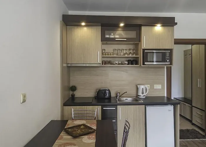 Апартаменты Chateau Del Mar