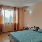 Chateau Del Mar Apartment