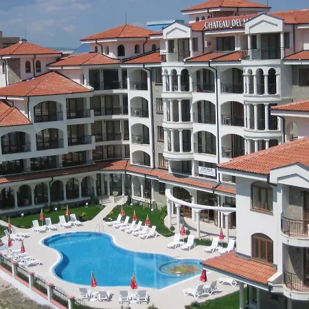 Chateau Del Mar Apartment *