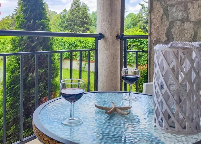 Chateau Del Mar Apartment