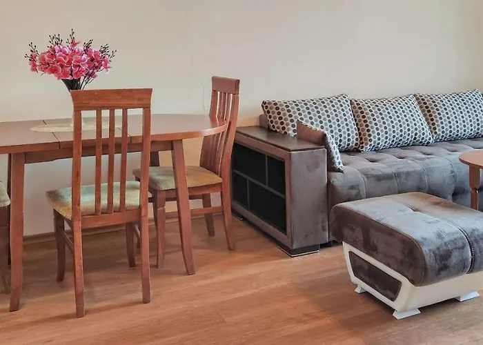 Chateau Del Mar Apartment *