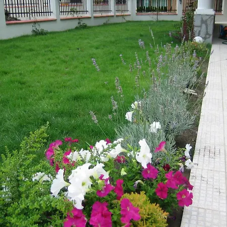 Chateau Del Mar Апартамент *