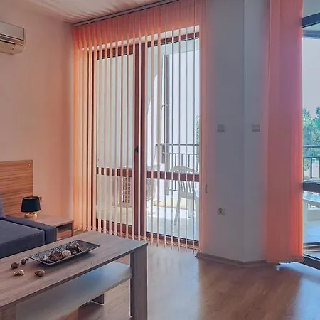 Chateau Del Mar Apartament *