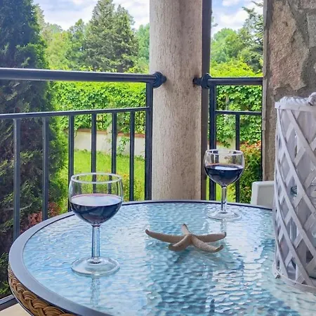 Chateau Del Mar Apartment