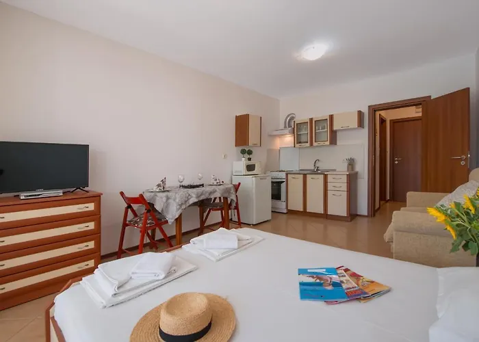 Chateau Del Mar * Сонячний Берег